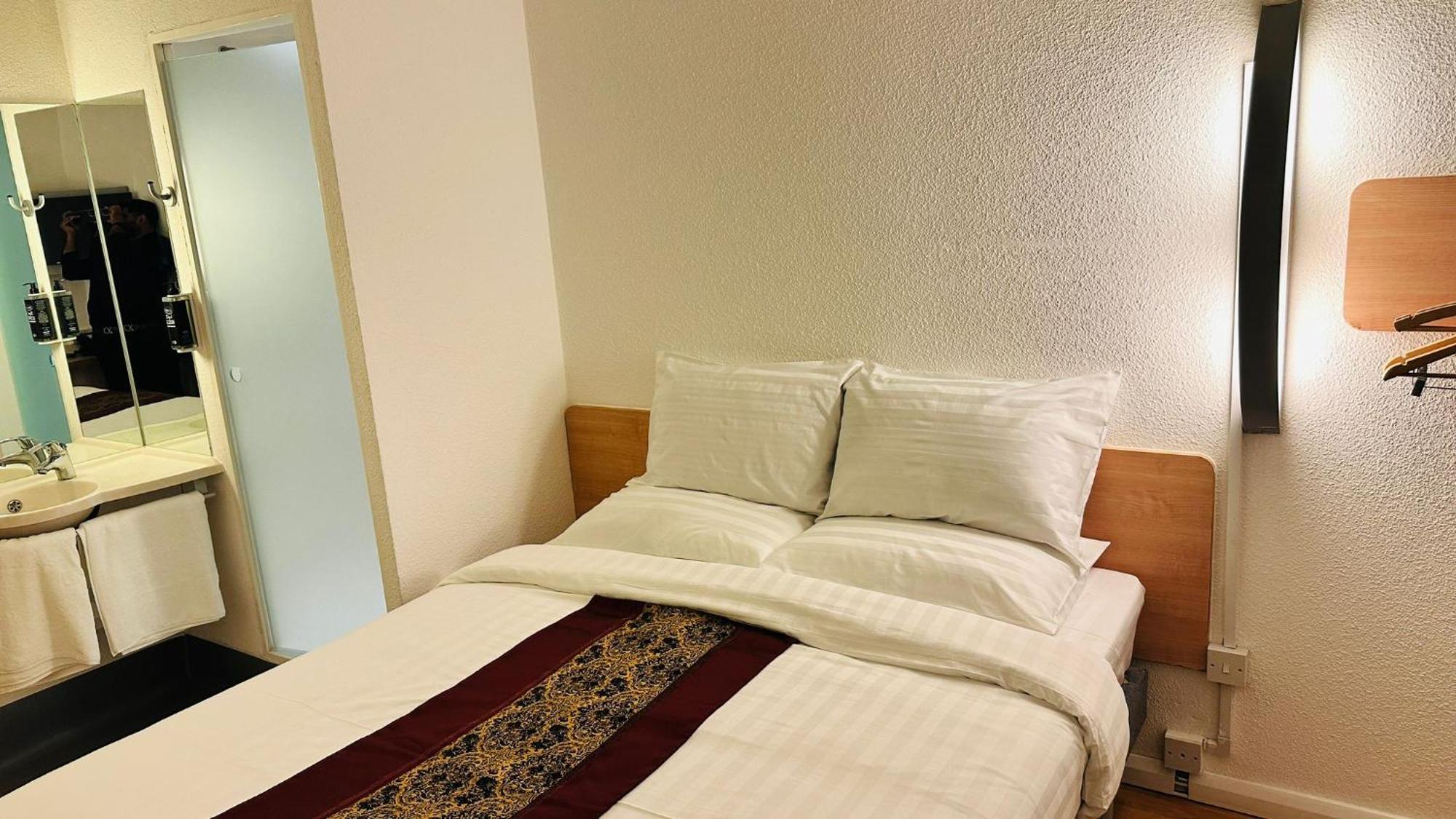 Cambridge Hotel Bradford Central ภายนอก รูปภาพ